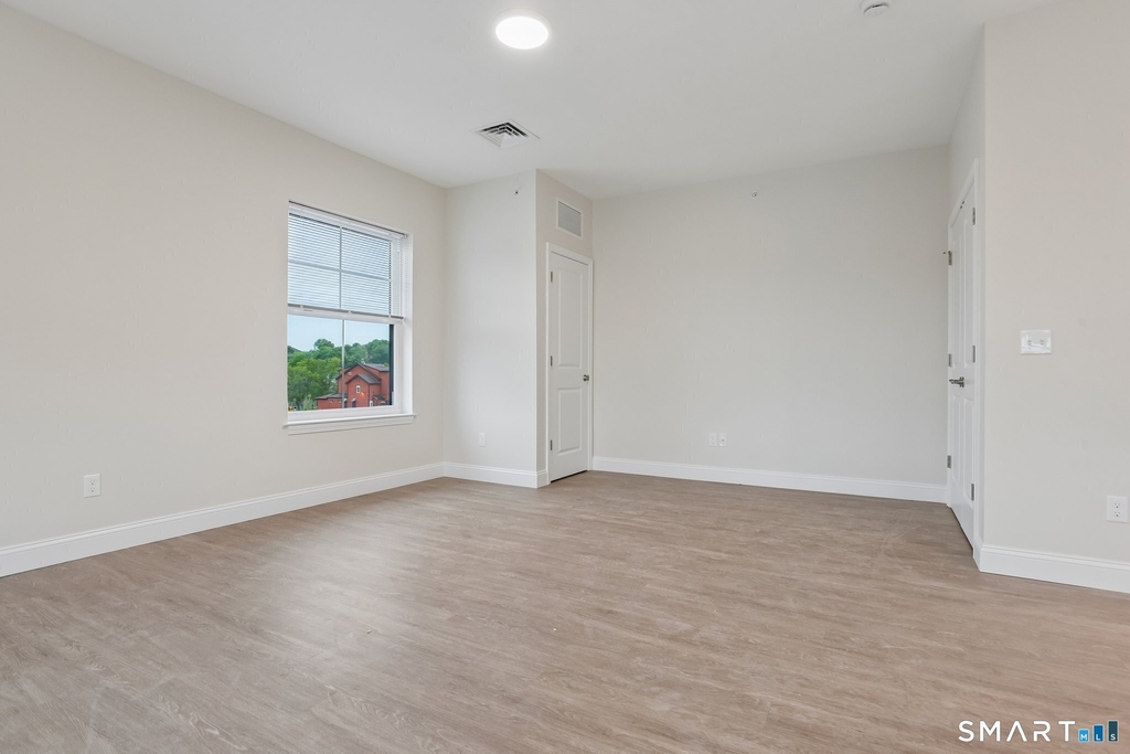 55 Steele Boulevard - Photo 3
