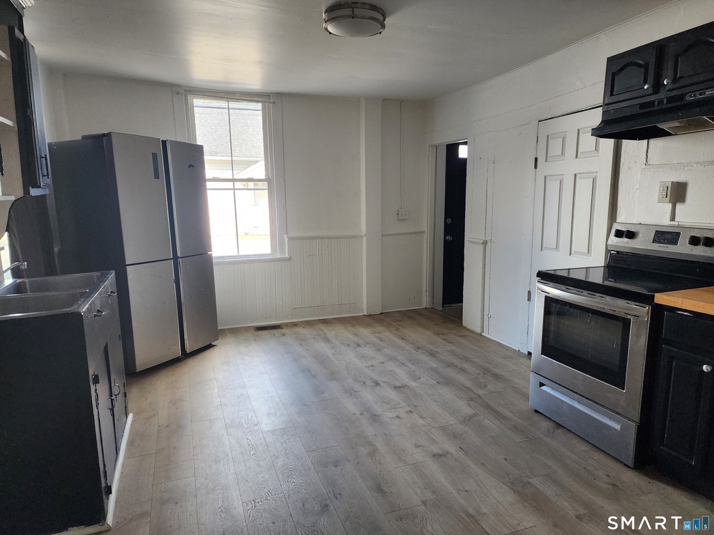 16 Third Street - Photo 3