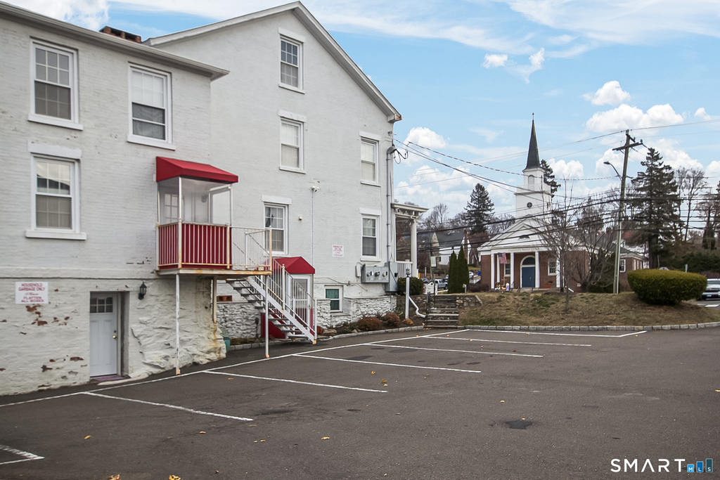 104 East Avenue - Photo 2