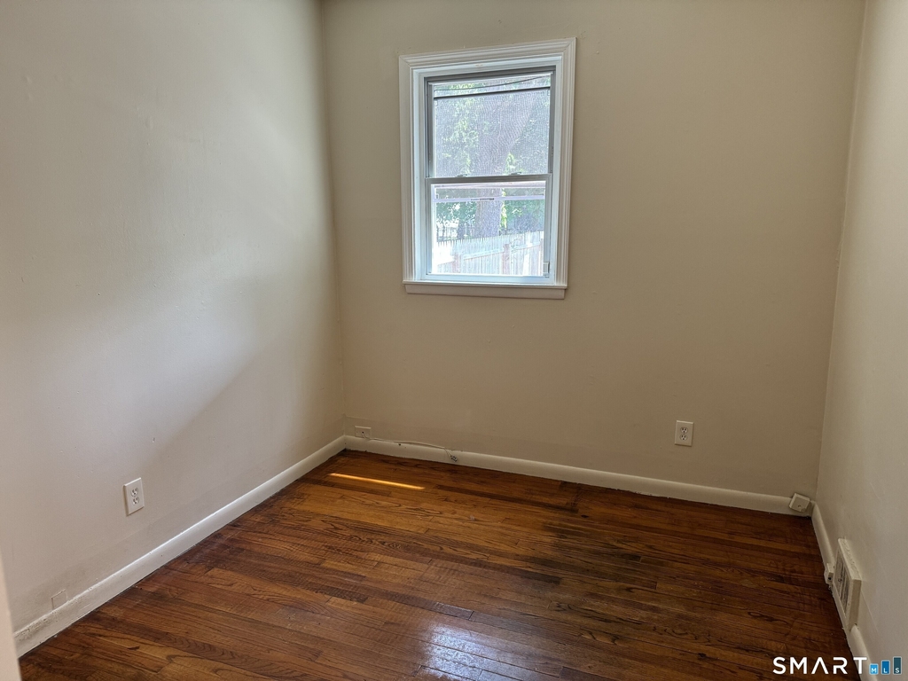 66 Henry Street - Photo 3