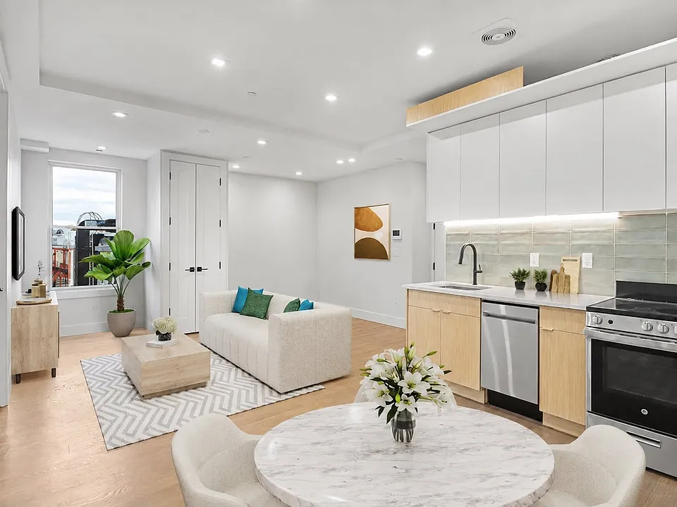322 Graham Avenue #2B - Photo 3