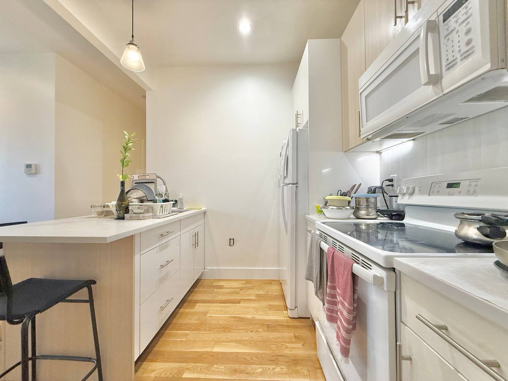 818 Lexington Avenue - Photo 1