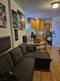 Mott Street - Photo 1