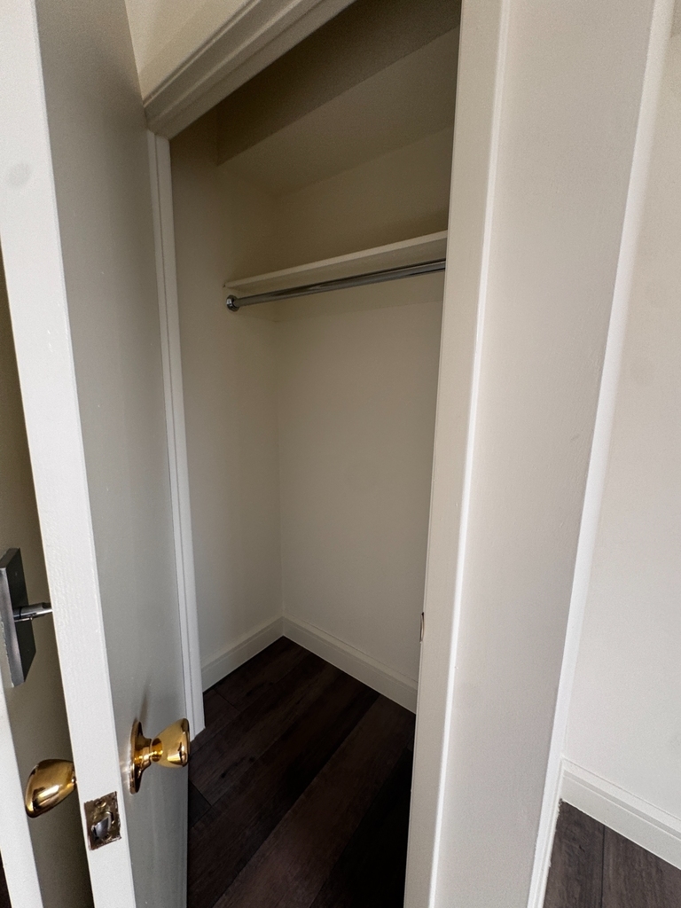 1st Avenue - Photo 8