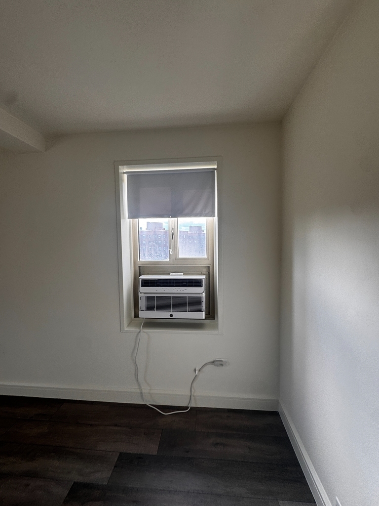 1st Avenue - Photo 10