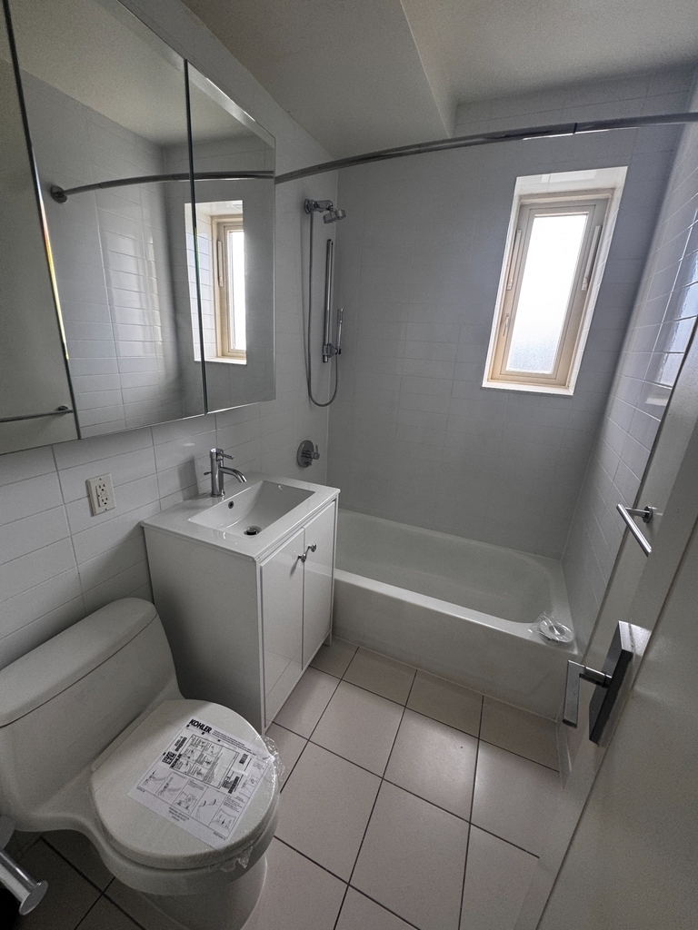 1st Avenue - Photo 15