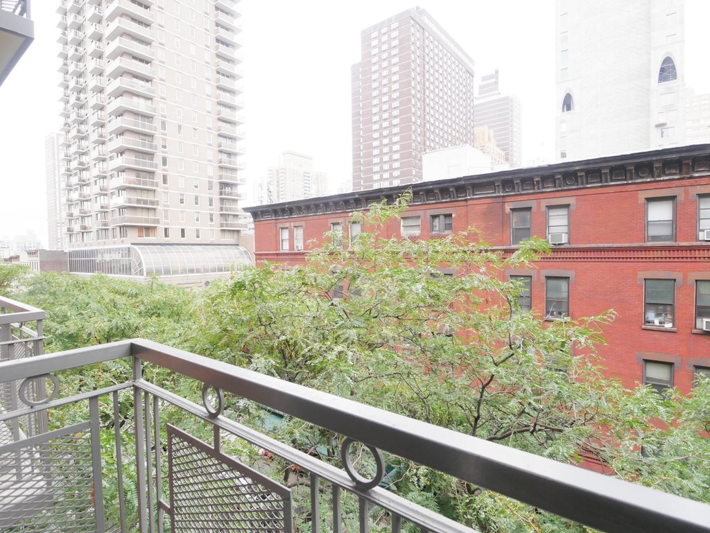 171 East 89th Street - Photo 16