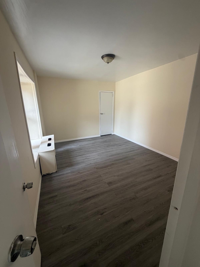 Highland Avenue - Photo 3