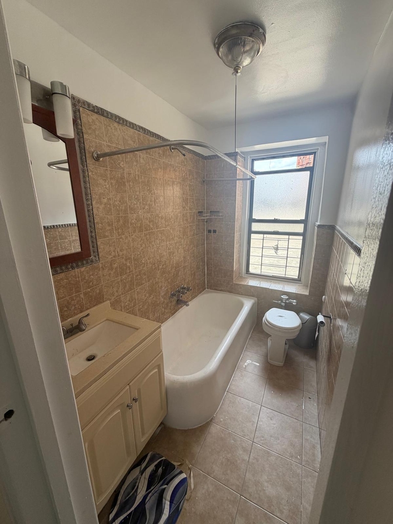 Highland Avenue - Photo 1