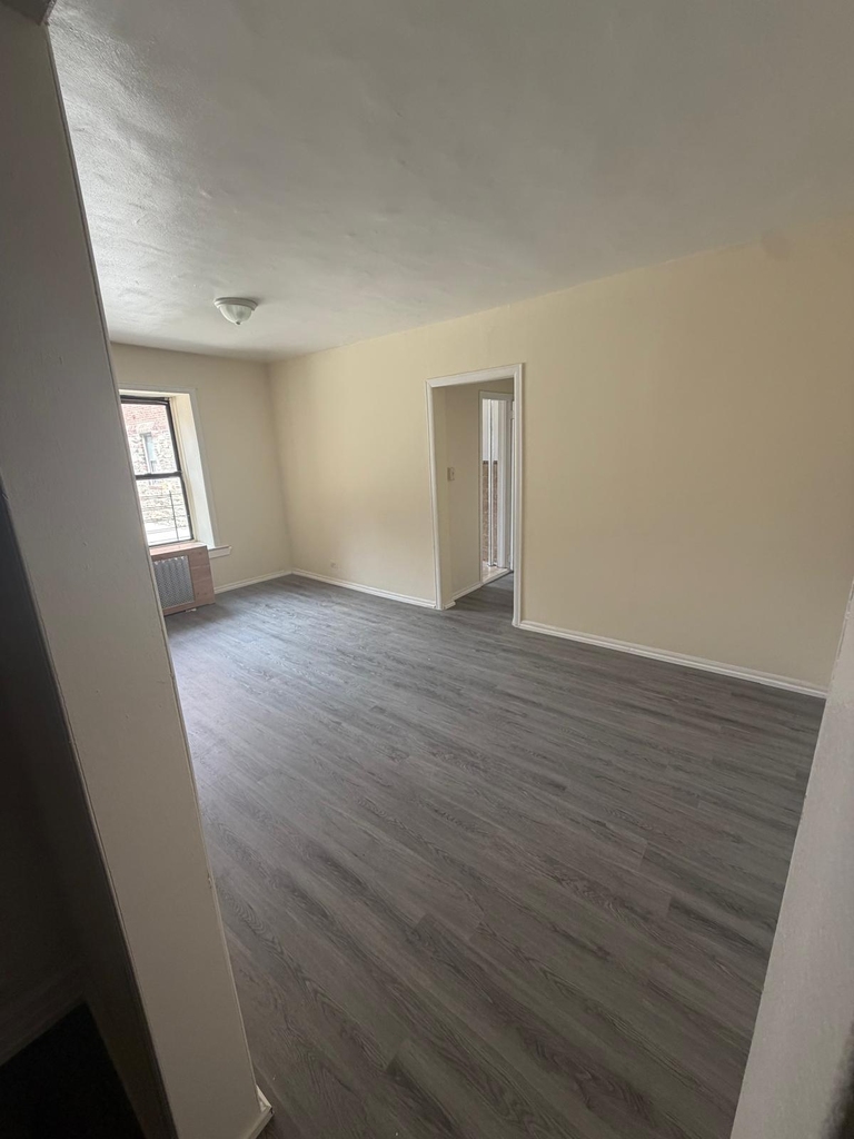 Highland Avenue - Photo 2