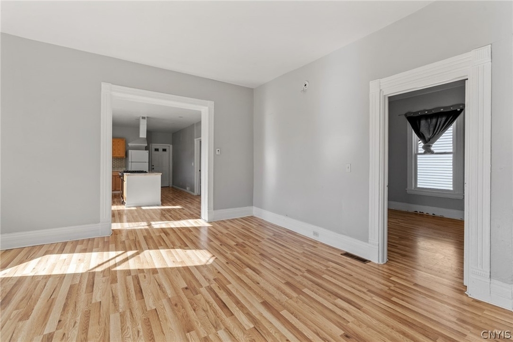 319 Merriman #2 Upper Avenue - Photo 17