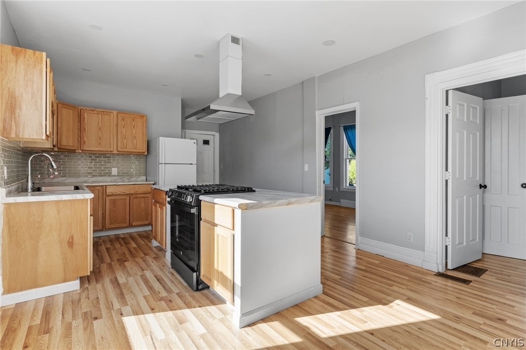 319 Merriman #2 Upper Avenue - Photo 4