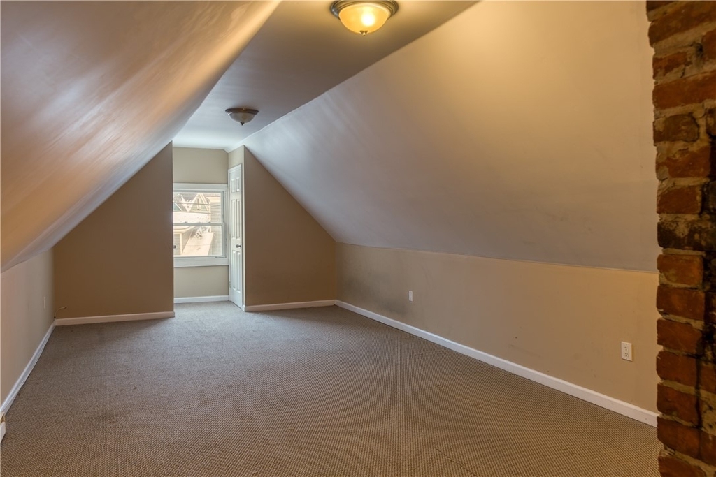 779 Goodman Street S - Photo 2