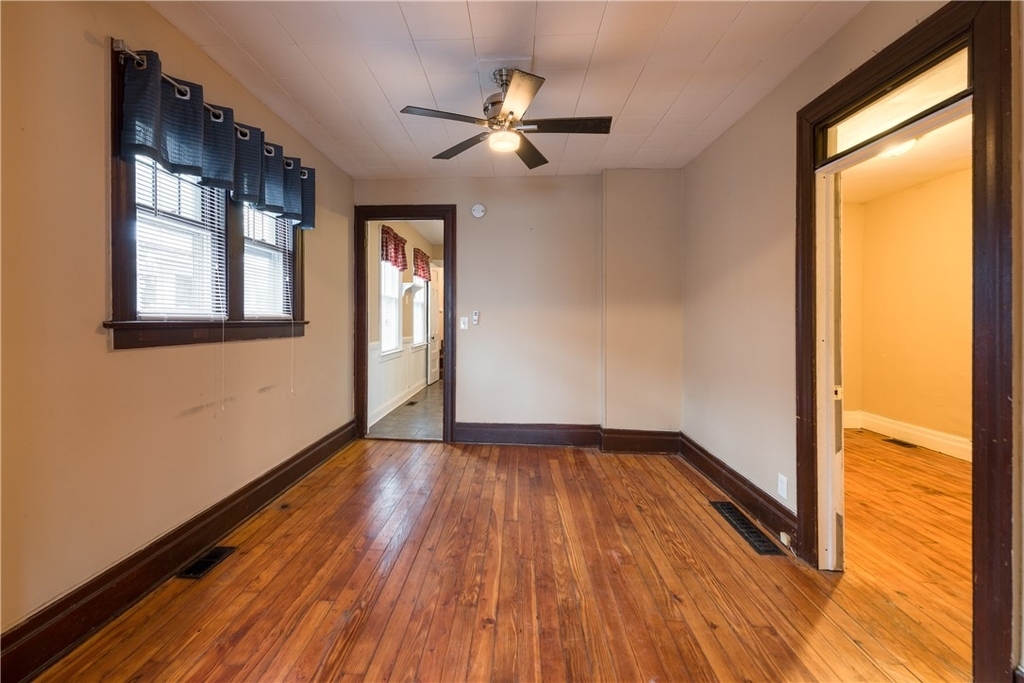 779 Goodman Street S - Photo 5