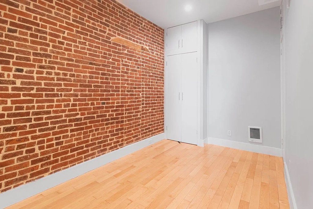 349 East 52nd Street - Photo 5