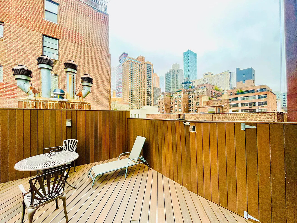 349 East 52nd Street - Photo 8