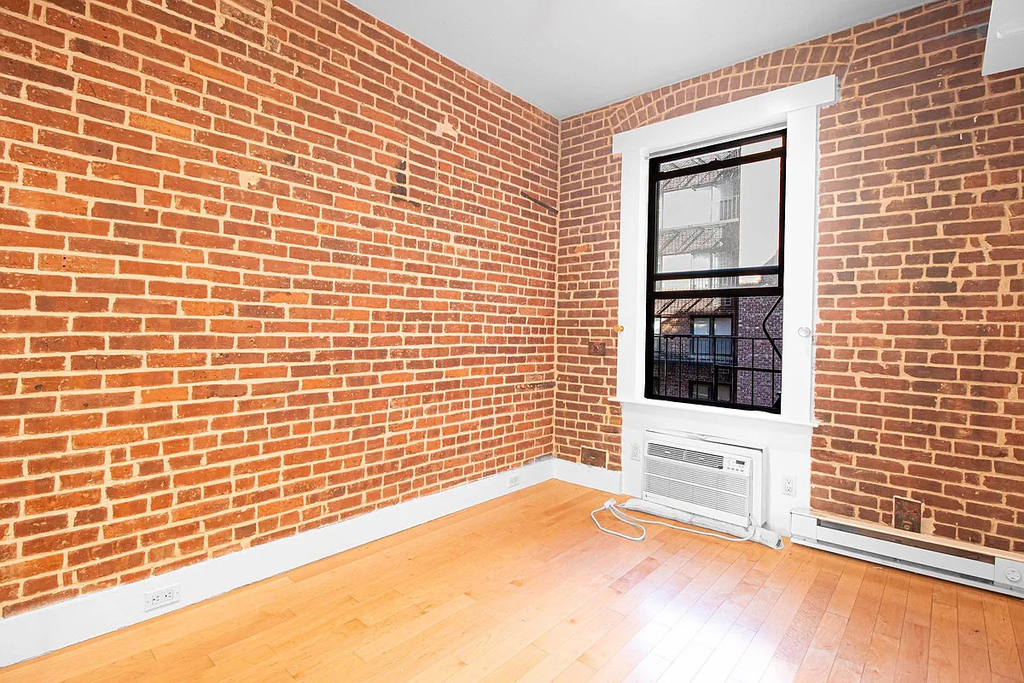 349 East 52nd Street - Photo 4