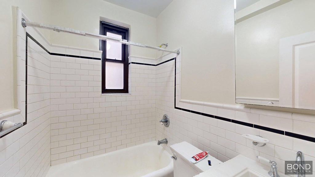 Second Avenue - Photo 6