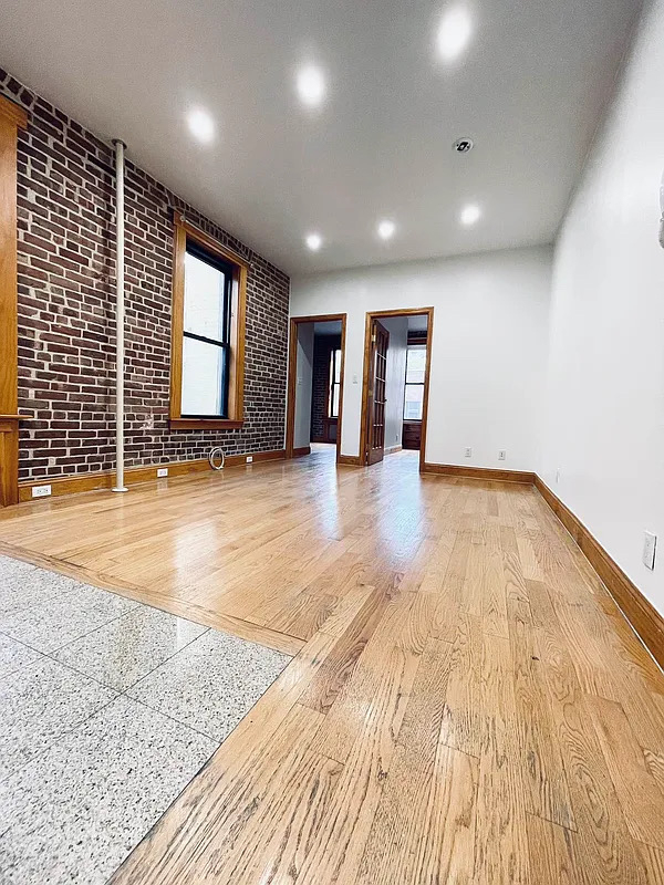 324 East 52nd Street - Photo 2