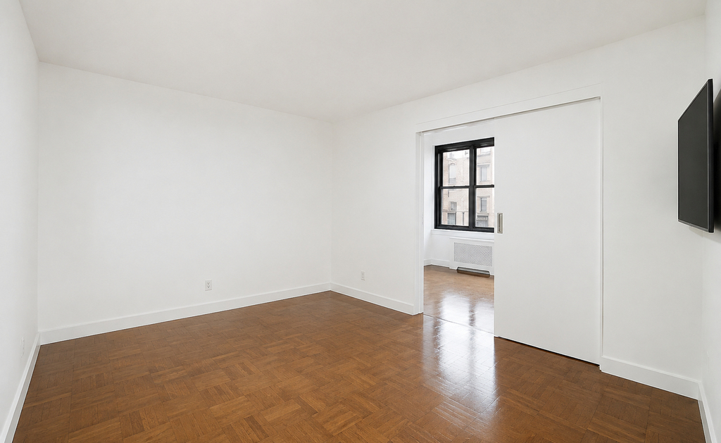  east 35th Street - Photo 1