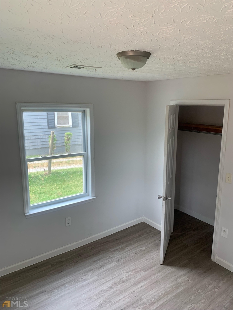 607 Circus Street Avenue - Photo 2