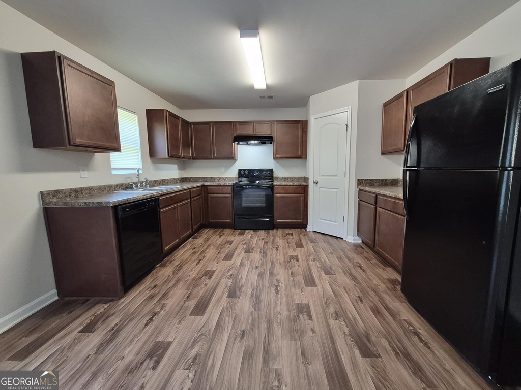 160 Kinsale Drive - Photo 1