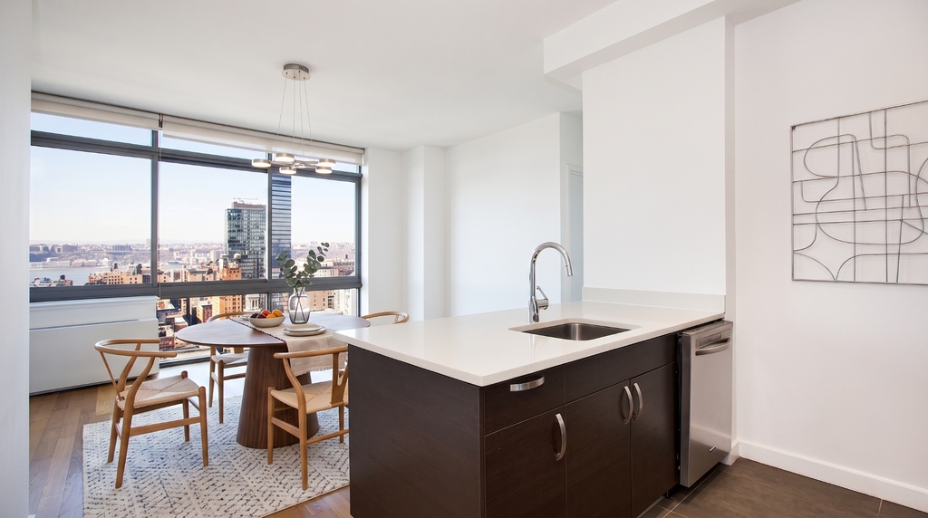 808 Columbus Avenue - Photo 5