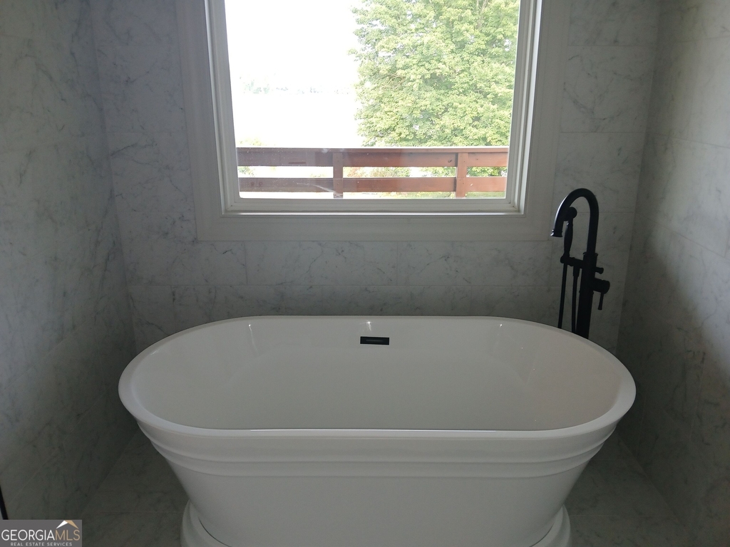 245 Lakeview Drive - Photo 17