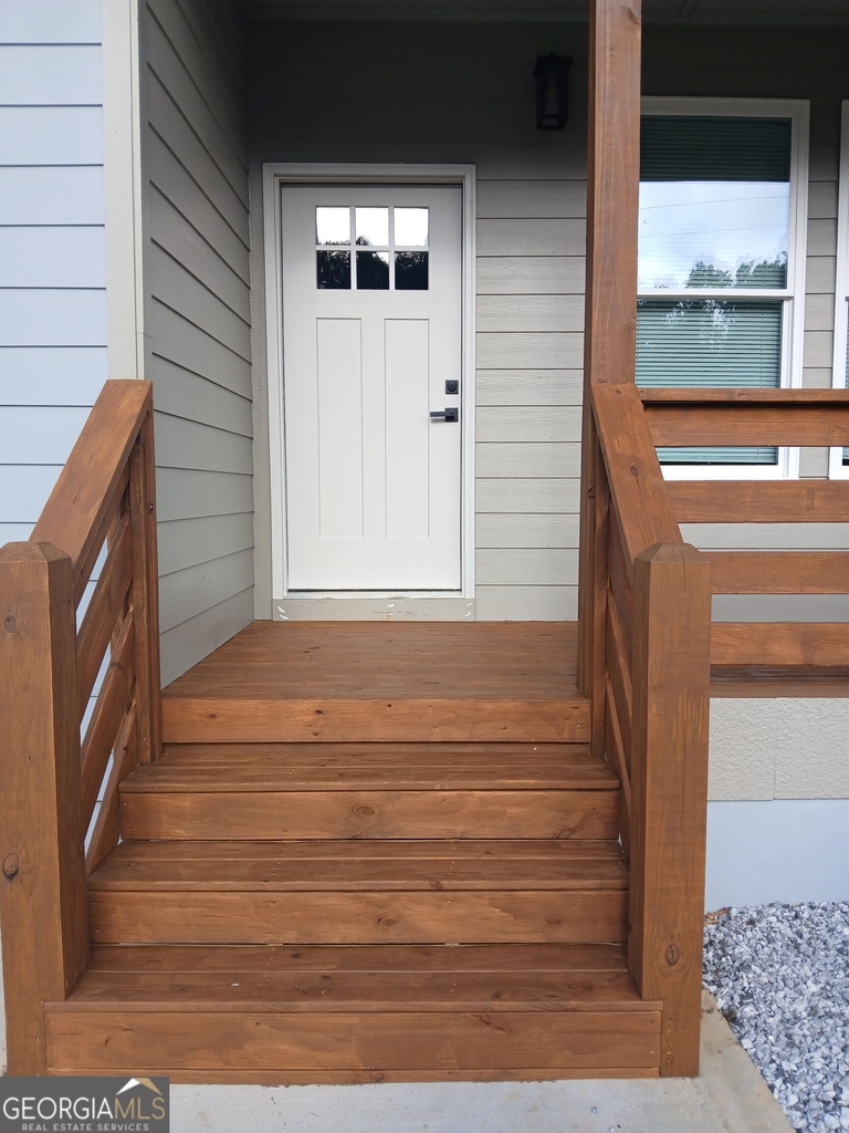 245 Lakeview Drive - Photo 2