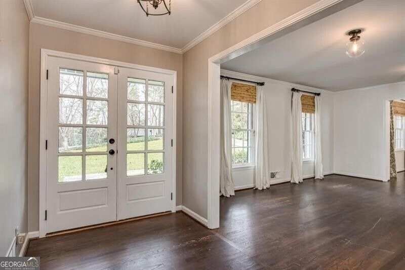 4601 Club Circle Ne - Photo 2