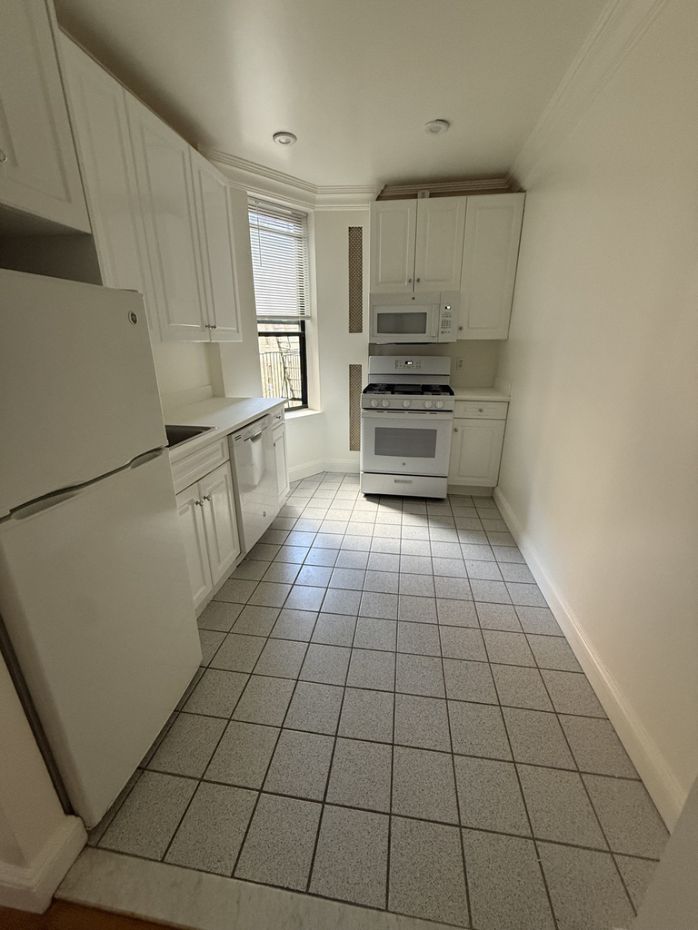 200 Riverside Drive - Photo 5