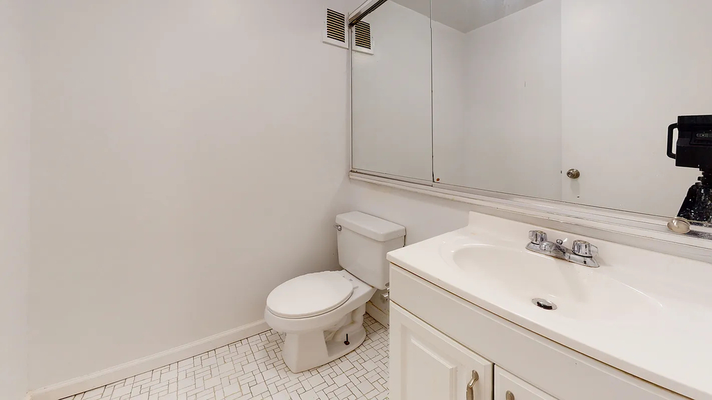 365 West 52nd Street - Photo 15