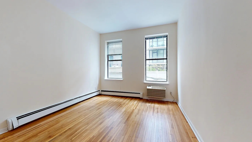 365 West 52nd Street - Photo 7