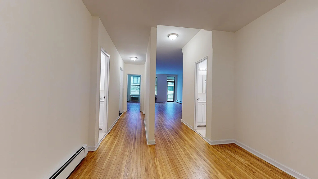 365 West 52nd Street - Photo 2