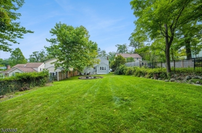 47 W Lawn Rd - Photo 35