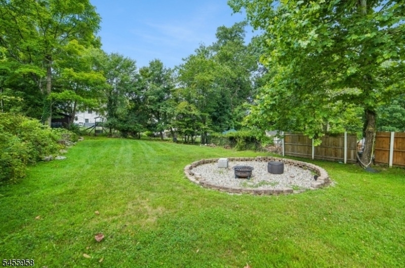 47 W Lawn Rd - Photo 36
