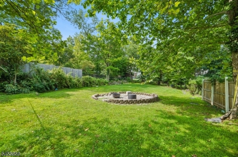 47 W Lawn Rd - Photo 37