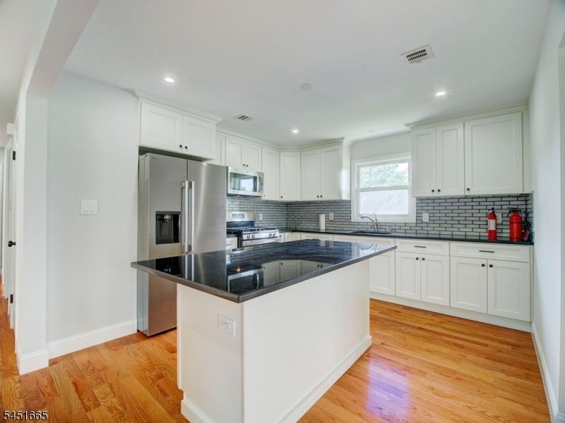 237 N 8th St - Photo 3