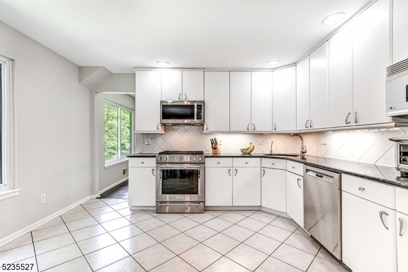 33 Highmount Ave - Photo 8