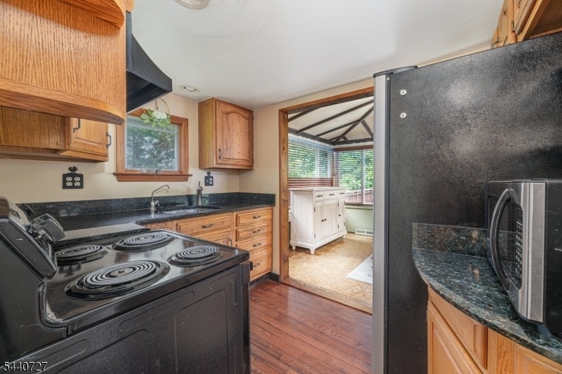 78 Woodlawn Rd - Photo 16