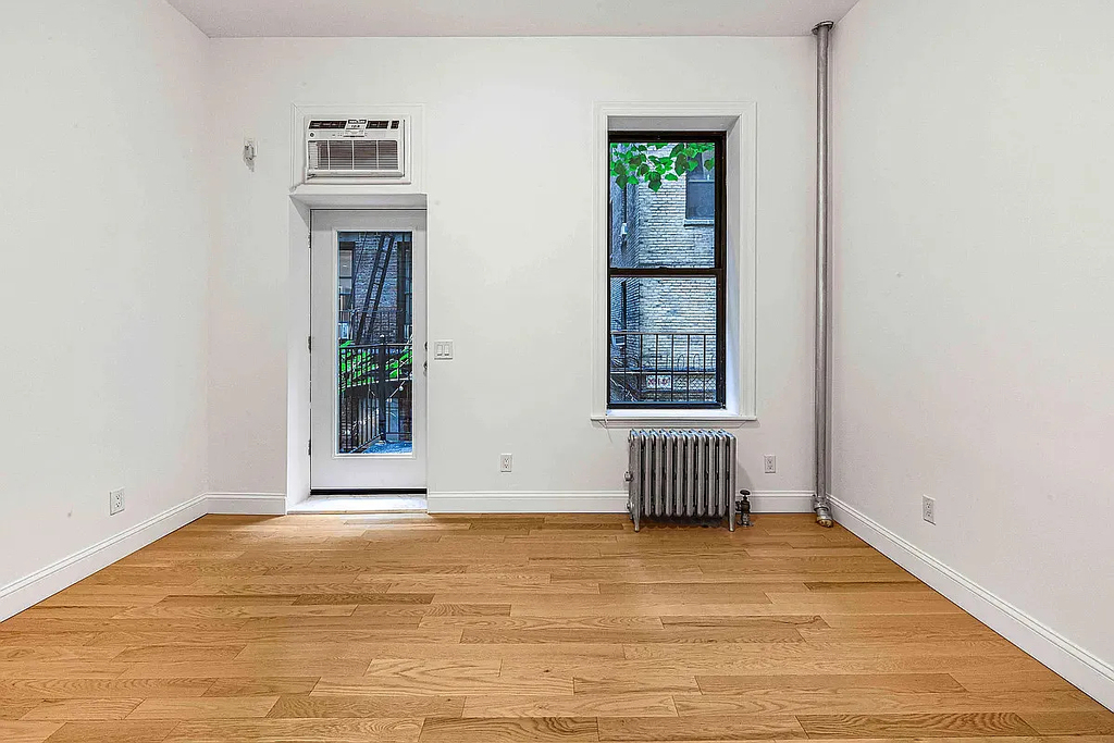 304 East 11th - Photo 8