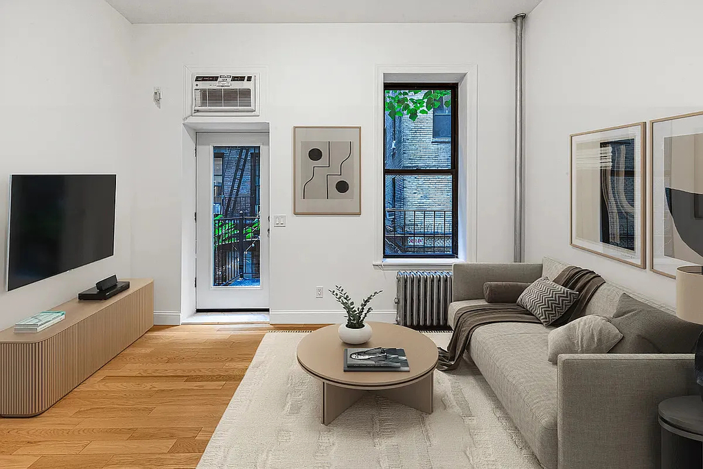 304 East 11th - Photo 0