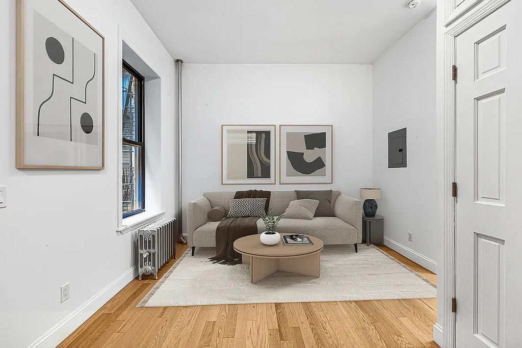 304 East 11th - Photo 2