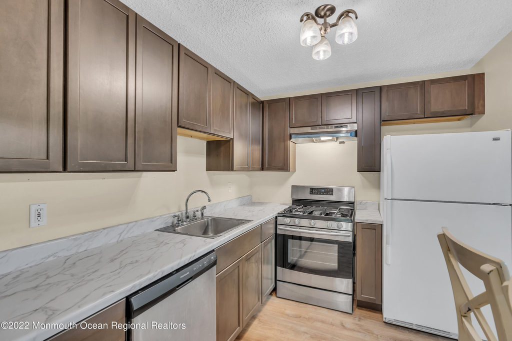 134 Whispering Oaks Way - Photo 16