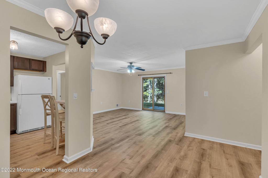 134 Whispering Oaks Way - Photo 7