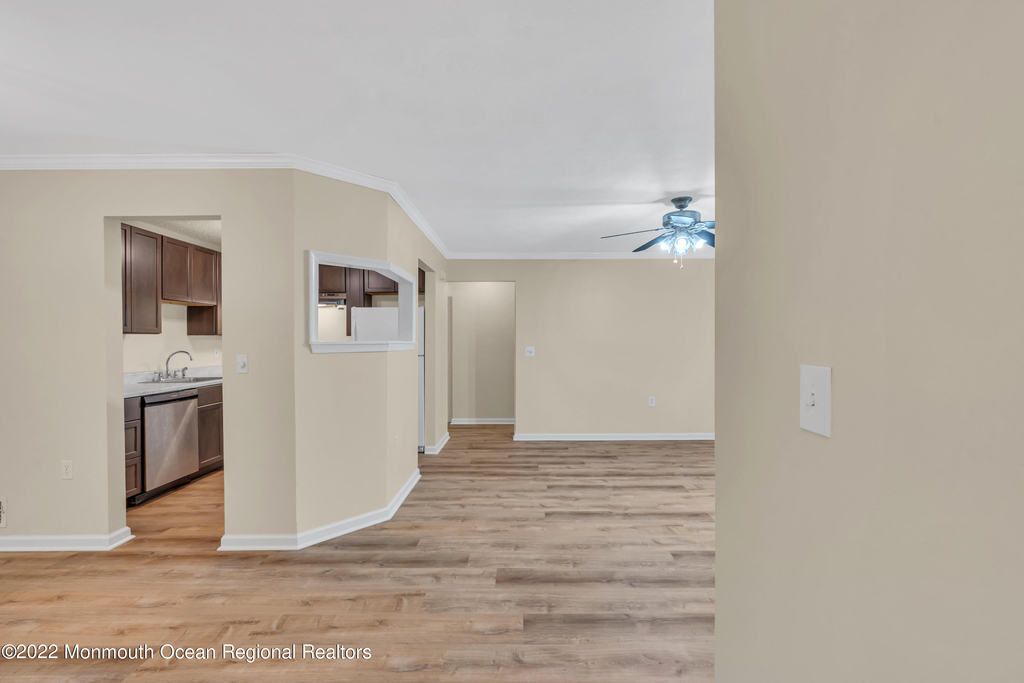 134 Whispering Oaks Way - Photo 9
