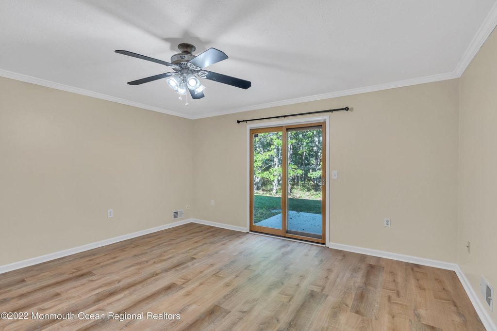 134 Whispering Oaks Way - Photo 5
