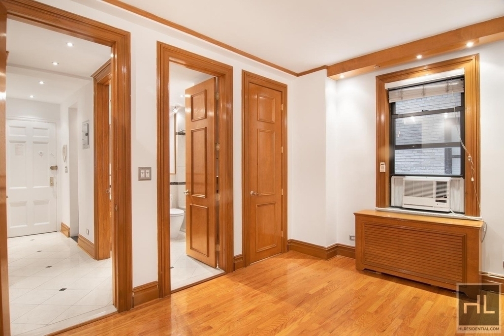 West 58th Street - Photo 1