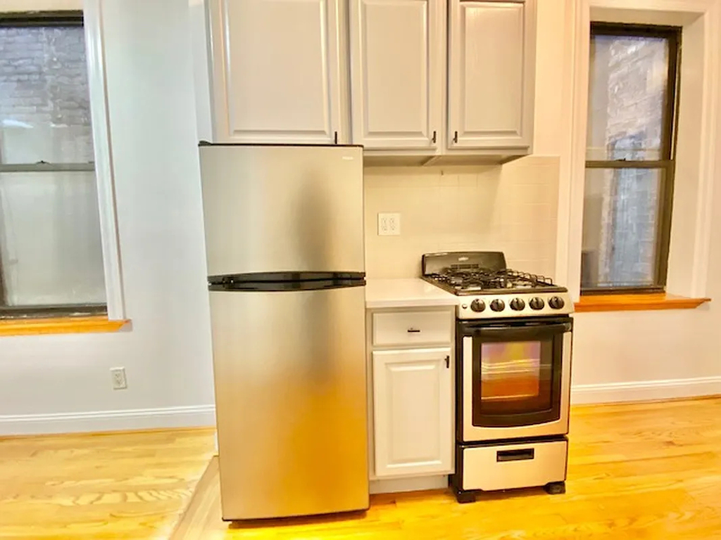 306 East 11th Street - Photo 1