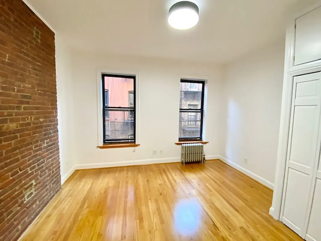306 East 11th Street - Photo 0